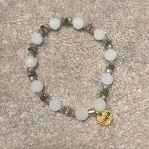3/$20 🌟White and gold Erimish beaded bracelet